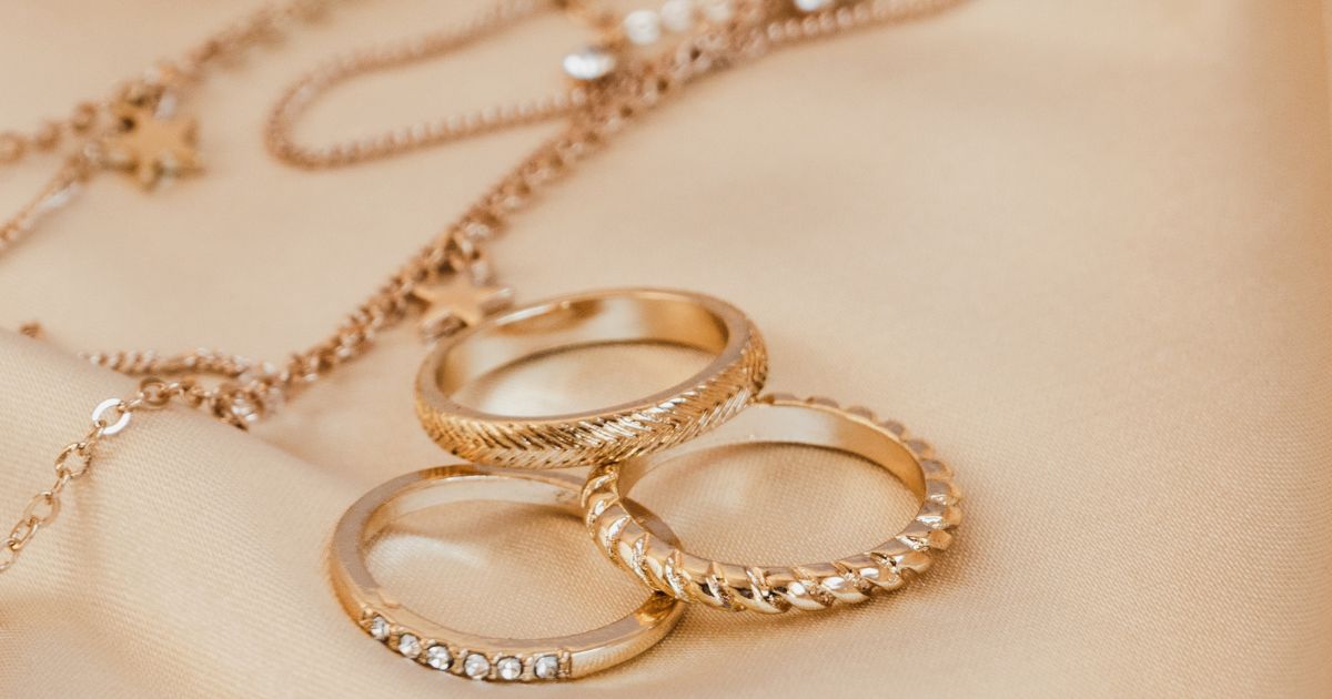 10 dôvodov, prečo kúpiť zlatý šperk 