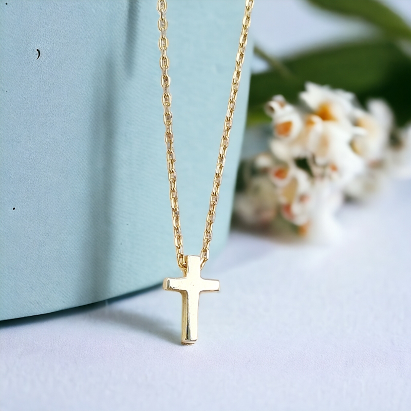 Zlatý náhrdelník celebritka  s mini krížikom