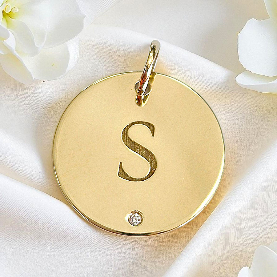 Personalizovaný zlatý prívesok s BRILIANTOM a gravírovaním - 14k zlato