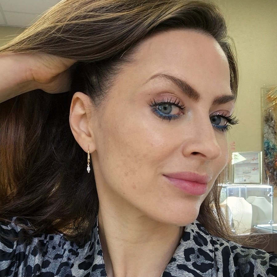 Zlaté vysiace náušnice so zirkónom v tvare Marquise