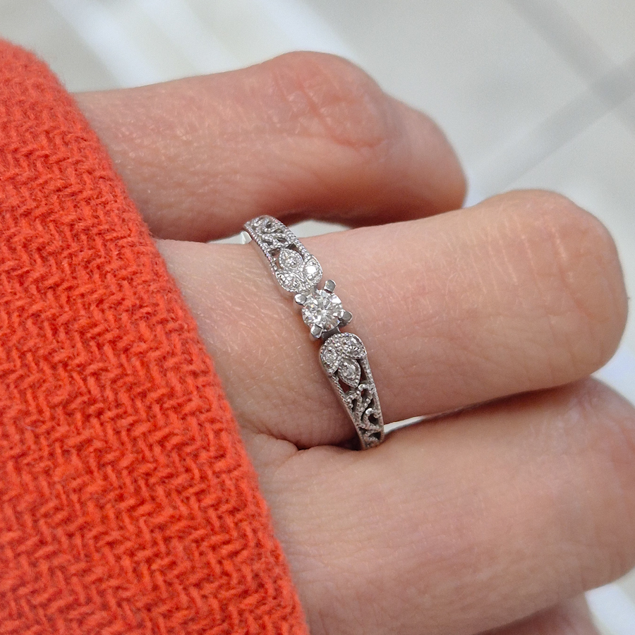 Prsteň z bieleho zlata s BRILIANTAMI vintage štýl