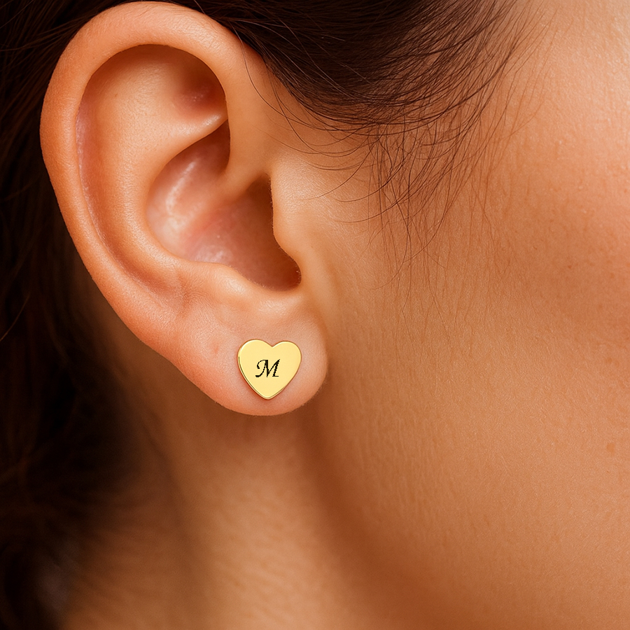 Zlaté ŠROBOVACIE náušnice SRDIEČKA s gravírovanou INICIÁLOU -14k zlato
